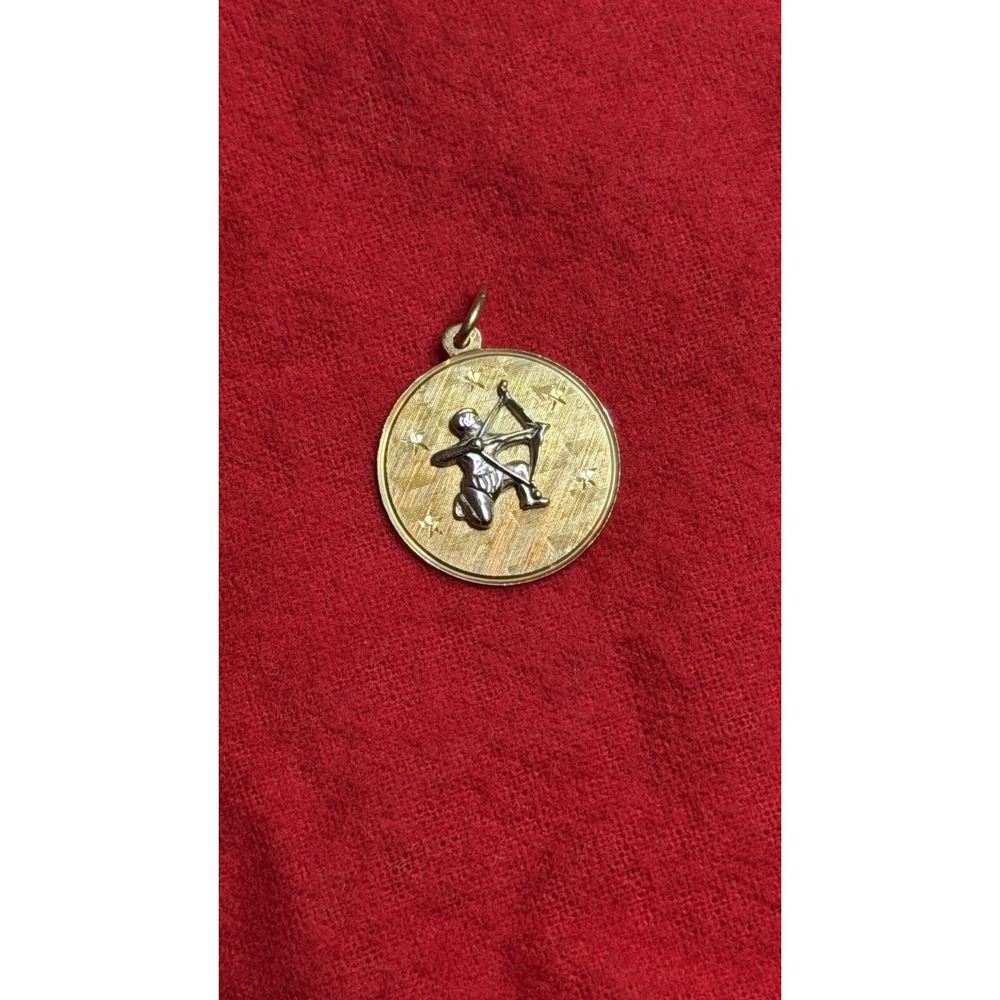 Vintage 14K Gold Sagittarius Zodiac Disc Charm Pendant 5.46g